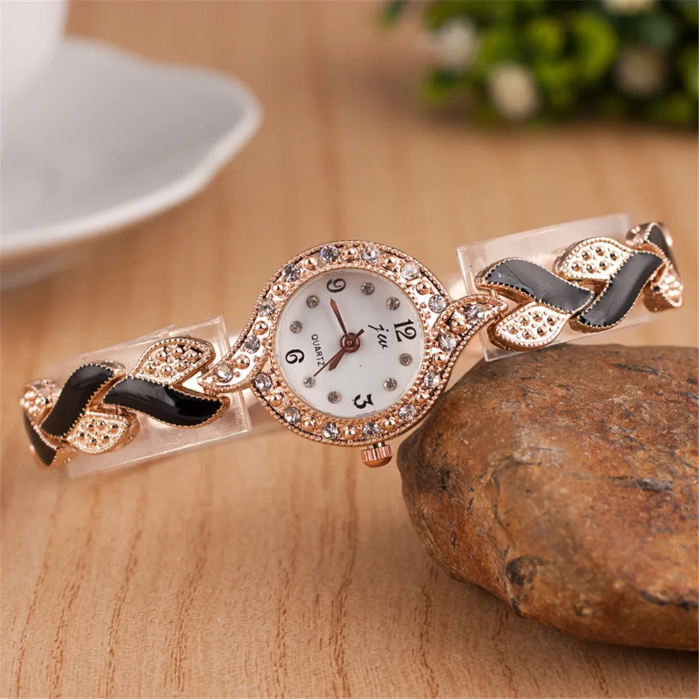 A Stylish, Versatile Women's Love With Diamond Inlaid Quartz Watch Three Piece Set For Valentine's and Mother's Day